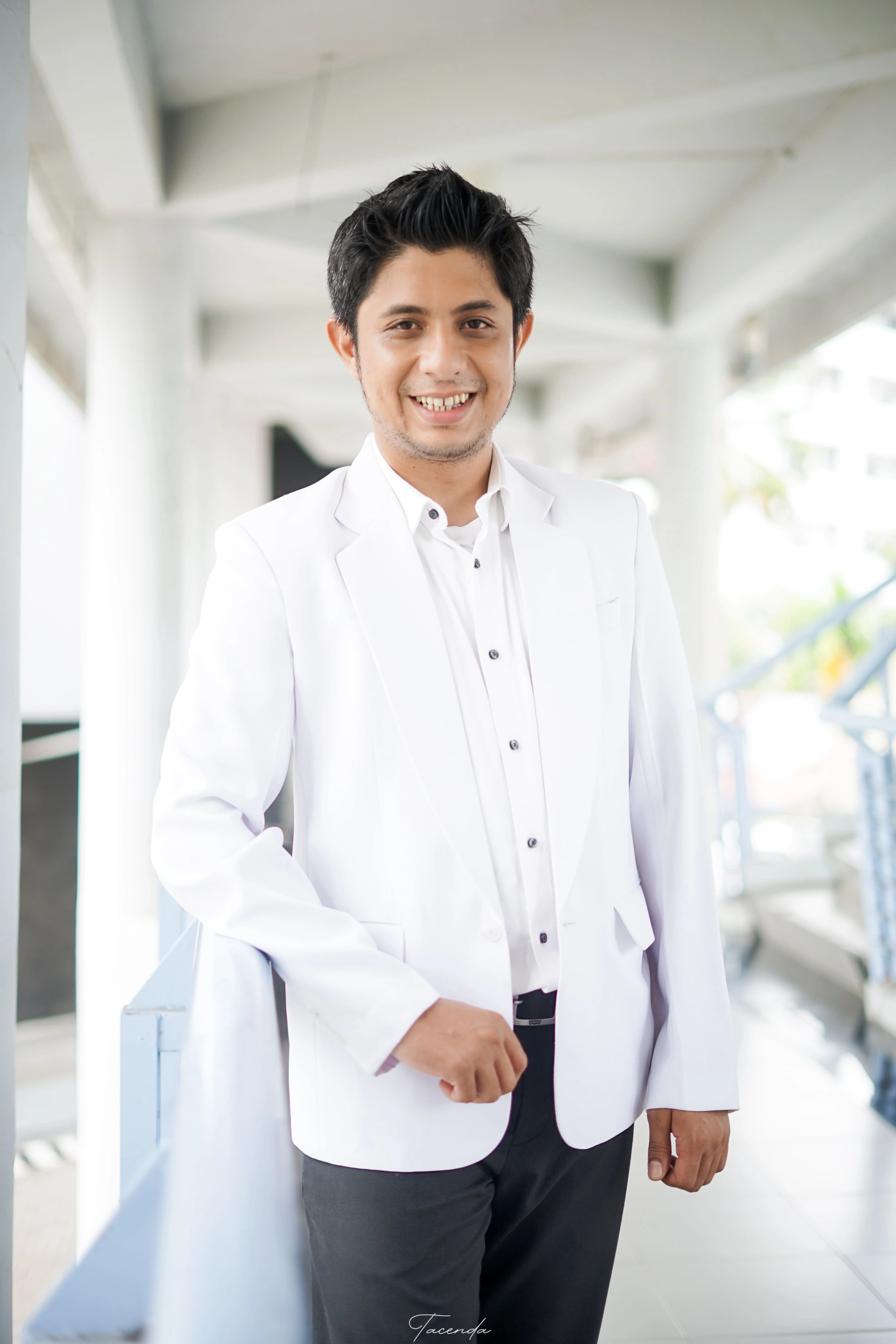 dr. Iskandar, M.Kes, Sp.A